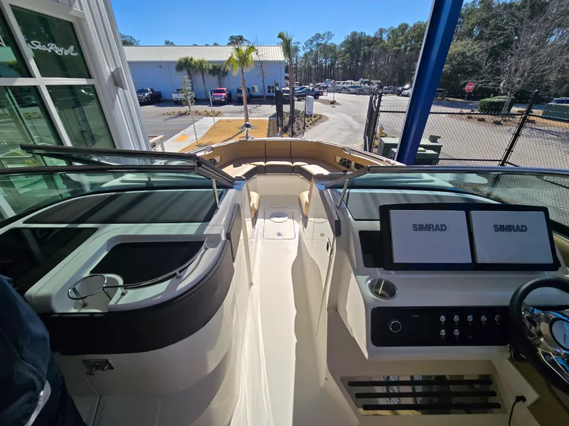 Slide: The Image of Sea Ray SLX 310 Outboard 2026 - 16