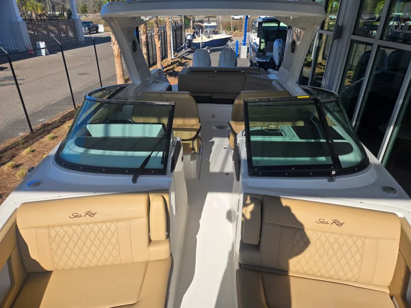 Slide: The Image of Sea Ray SLX 310 Outboard 2026 - 23
