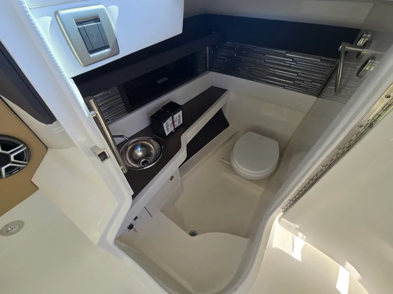 Slide: The Image of Sea Ray SLX 310 Outboard 2026 - 18