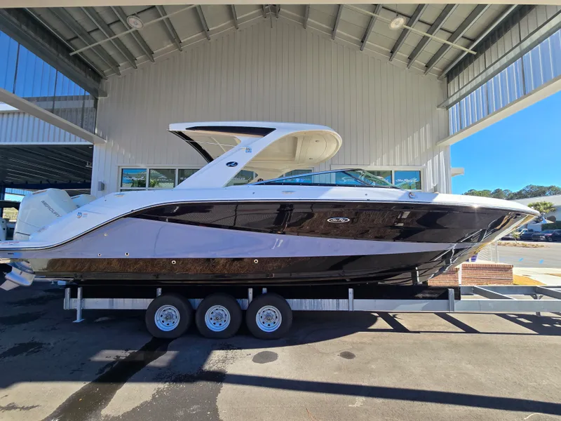 The Image of Sea Ray SLX 310 Outboard 2026 - 0