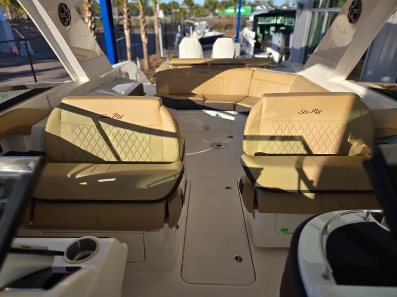 Slide: The Image of Sea Ray SLX 310 Outboard 2026 - 13
