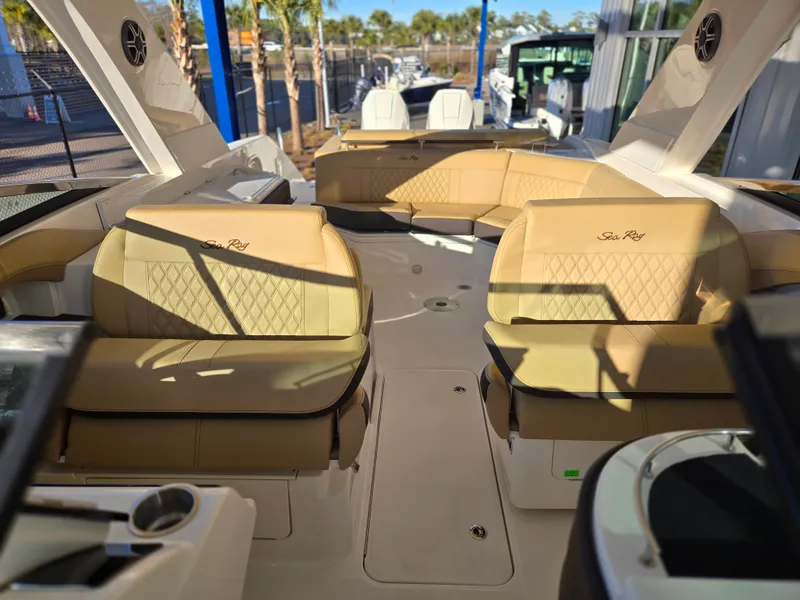 Slide: The Image of Sea Ray SLX 310 Outboard 2026 - 15