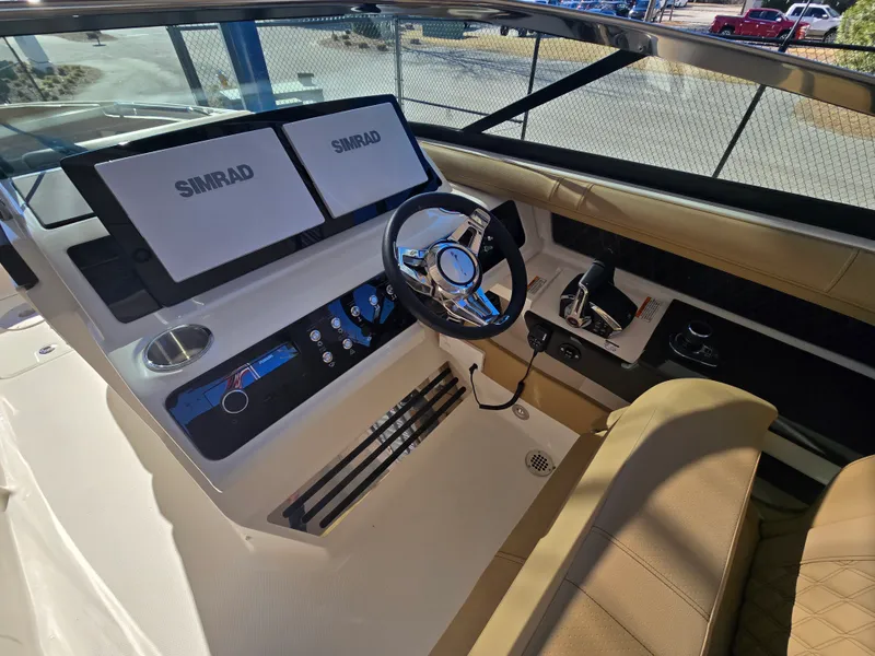 Slide: The Image of Sea Ray SLX 310 Outboard 2026 - 12