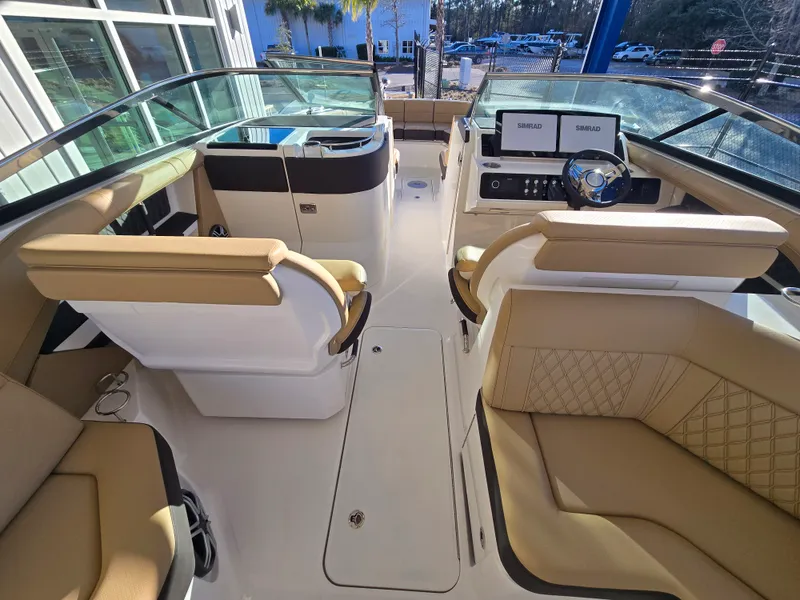 Slide: The Image of Sea Ray SLX 310 Outboard 2026 - 10
