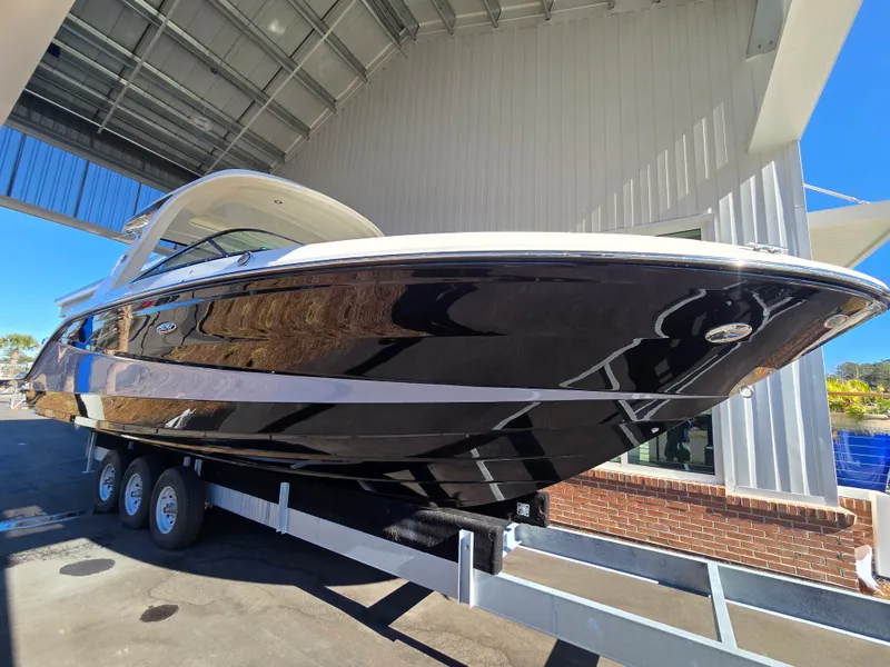 Slide: The Image of Sea Ray SLX 310 Outboard 2026 - 28