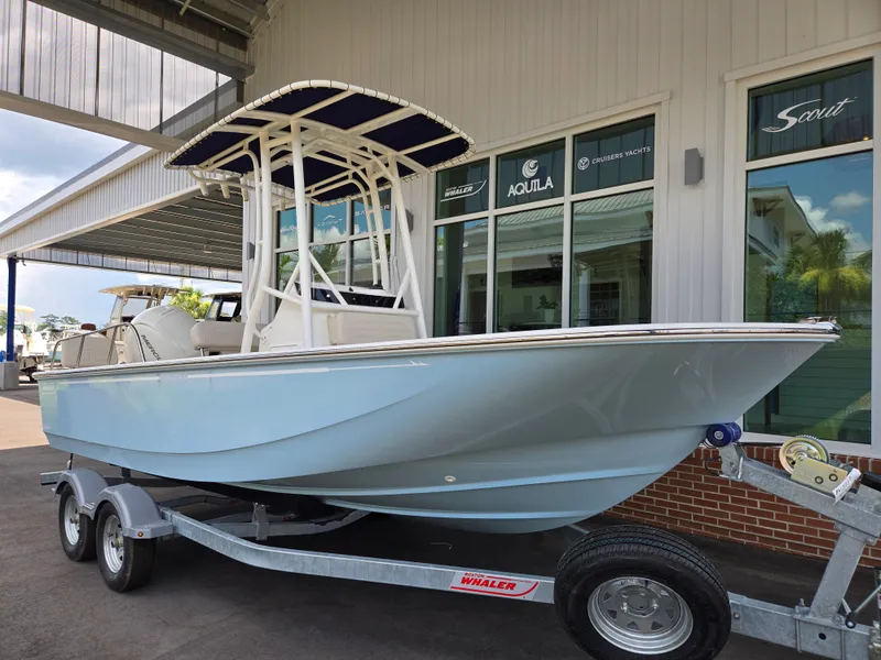 Slide: The Image of Boston Whaler 190 Montauk 2026 - 13