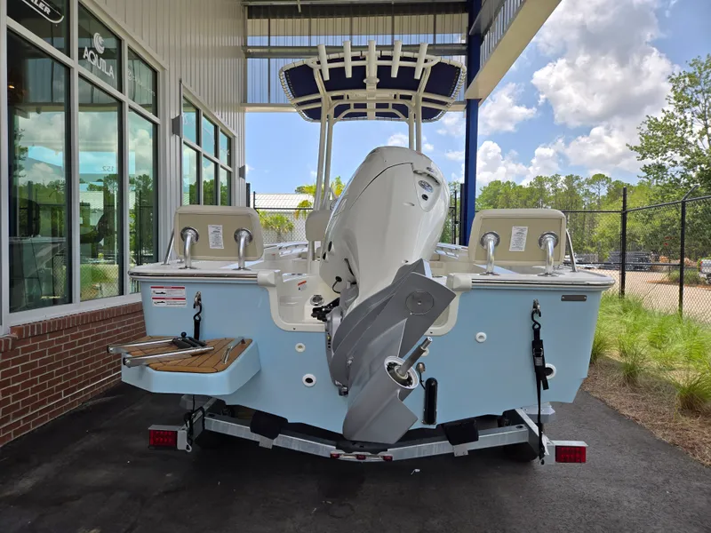 Slide: The Image of Boston Whaler 190 Montauk 2026 - 1