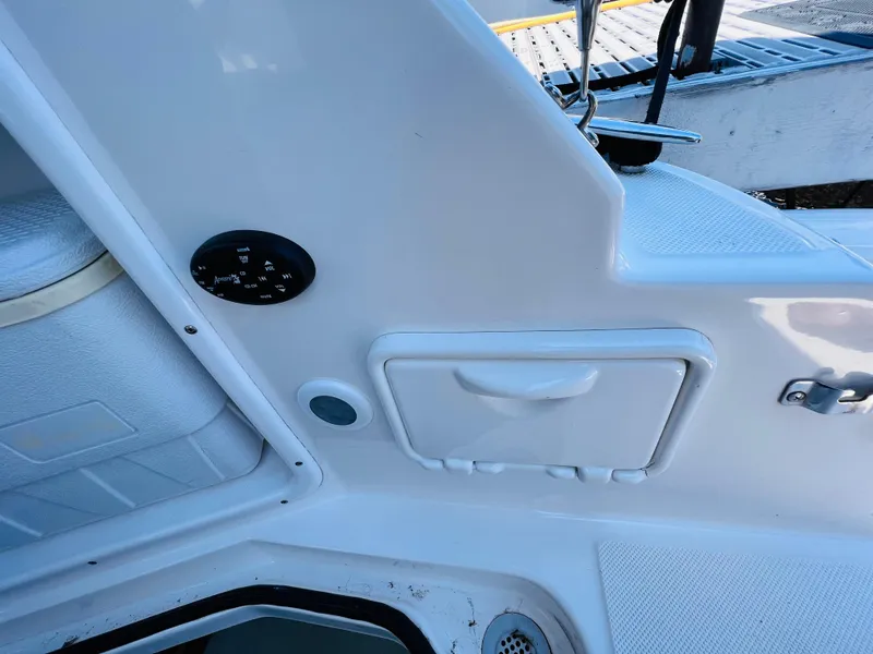 Slide: The Image of Regal 2565 Window Express 2006 - 11