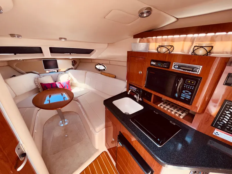 Slide: The Image of Regal 2565 Window Express 2006 - 14