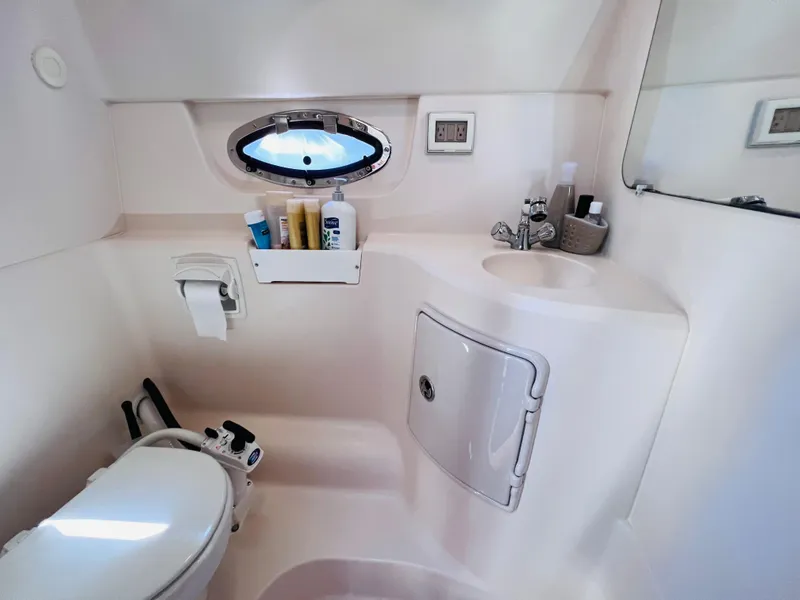 Slide: The Image of Regal 2565 Window Express 2006 - 16