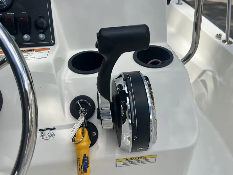Slide: The Image of Boston Whaler 170 MONTAUK 2016 - 11