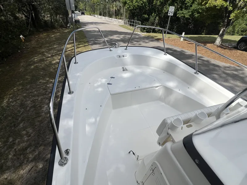 Slide: The Image of Boston Whaler 170 MONTAUK 2016 - 18