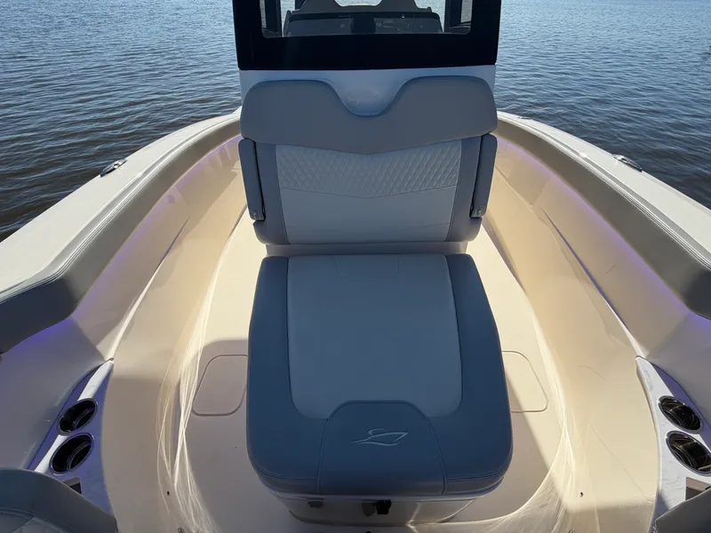 Slide: The Image of Scout 260 LXF 2025 - 39