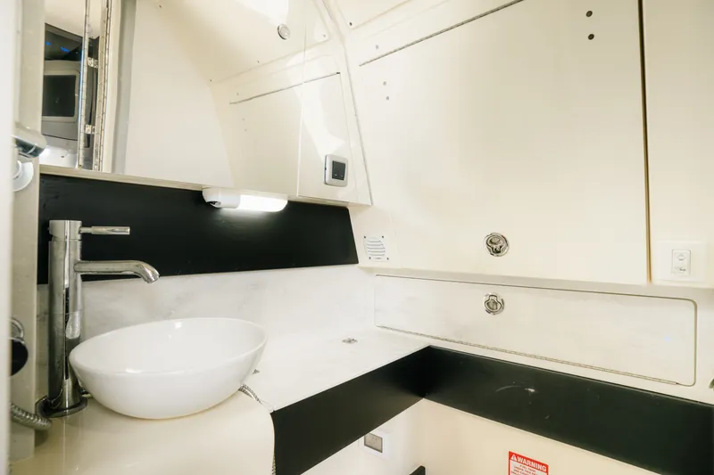 Slide: The Image of Scout 380 LXF 2022 - 28