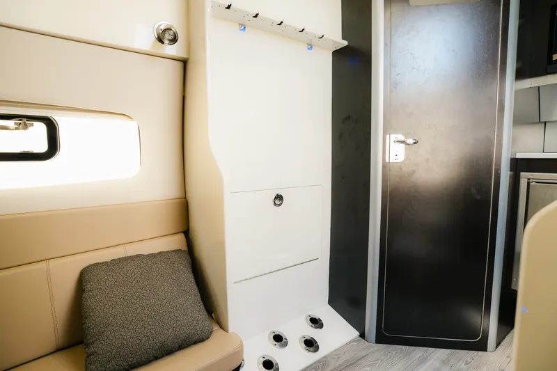 Slide: The Image of Scout 380 LXF 2022 - 29