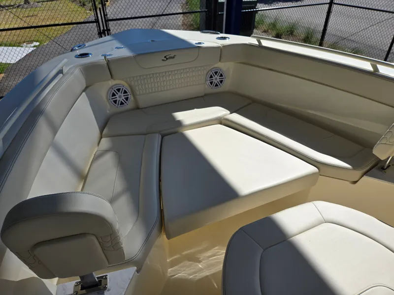 Slide: The Image of Scout 240 XSF 2026 - 15