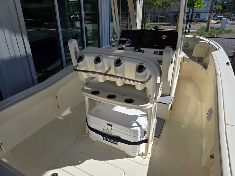 Slide: The Image of Scout 240 XSF 2026 - 8