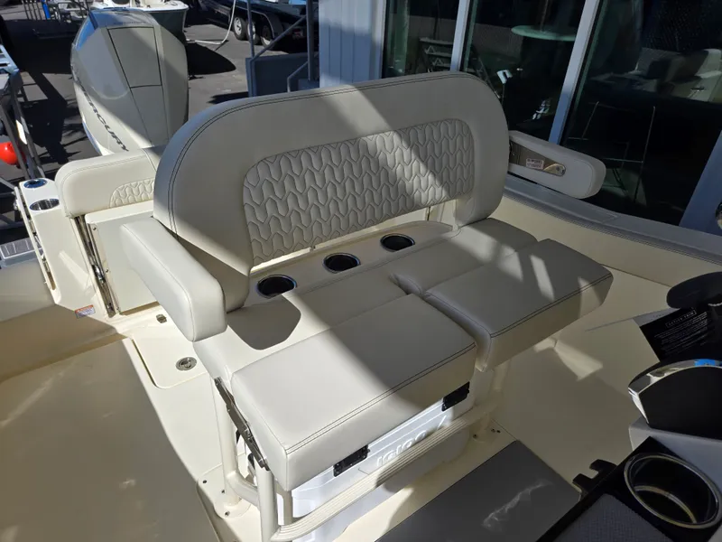 Slide: The Image of Scout 240 XSF 2026 - 9