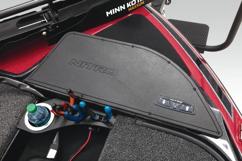 Slide: The Image of 2022 Nitro Z20 boat deck with Minn Kota Maxxum trolling motor. - 5