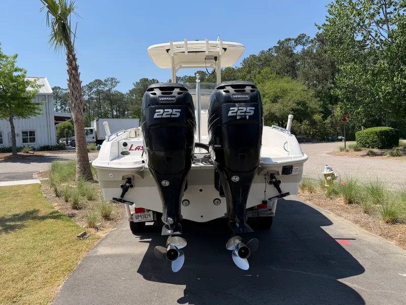 Slide: The Image of Boston Whaler 270 DAUNTLESS 2017 - 4