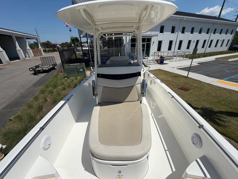 Slide: The Image of Boston Whaler 270 DAUNTLESS 2017 - 28
