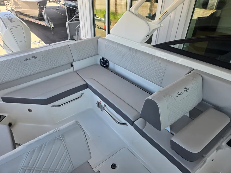 Slide: The Image of Sea Ray SDX 250 Outboard 2026 - 6