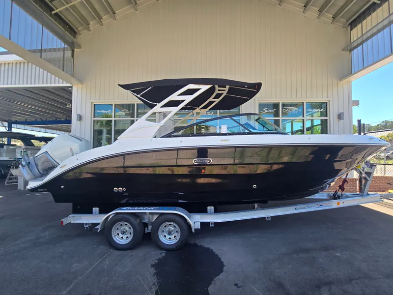 The Image of Sea Ray SDX 250 Outboard 2026 - 0