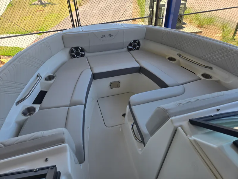 Slide: The Image of Sea Ray SDX 250 Outboard 2026 - 15