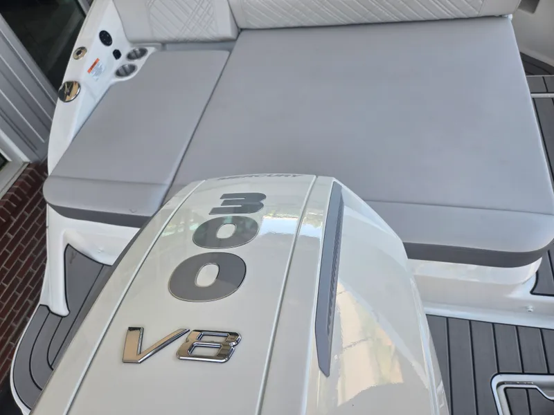 Slide: The Image of Sea Ray SDX 250 Outboard 2026 - 2