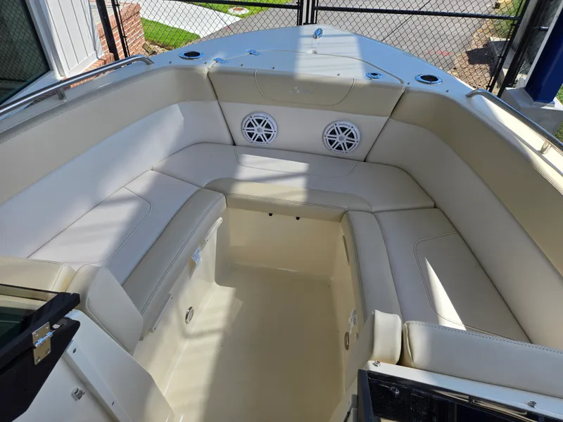 Slide: The Image of Scout 220 Dorado 2027 - 17