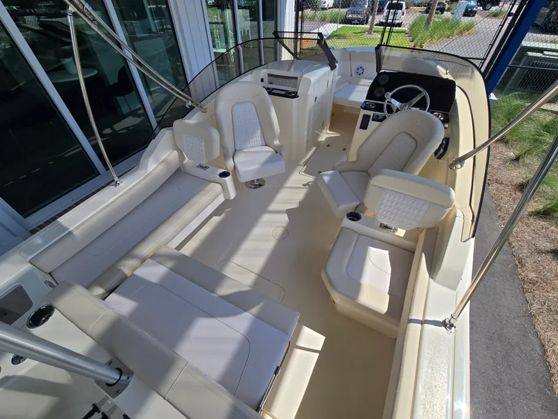 Slide: The Image of Scout 220 Dorado 2027 - 3