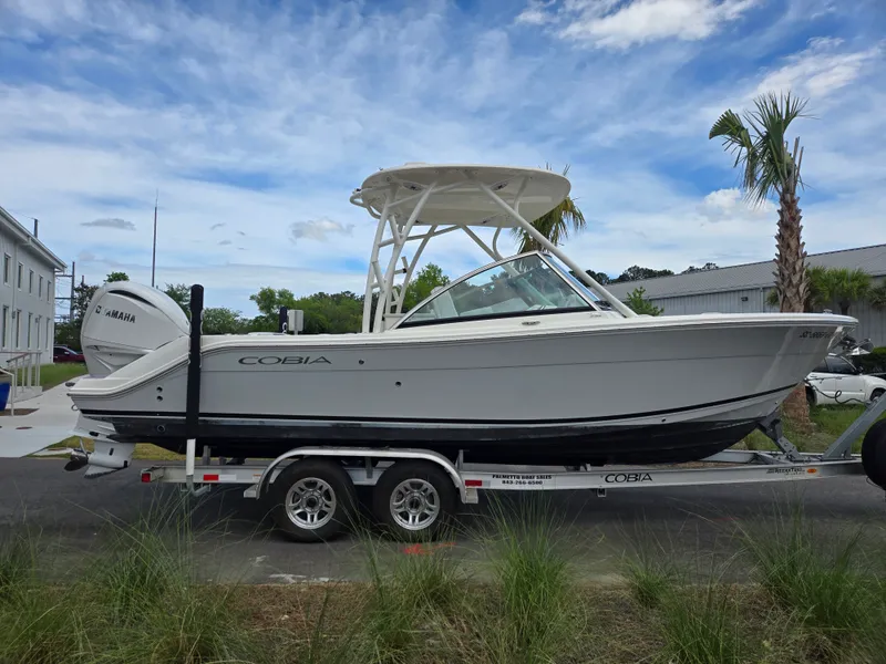 The Image of Cobia 240 DUAL CONSOLE 2023 - 0