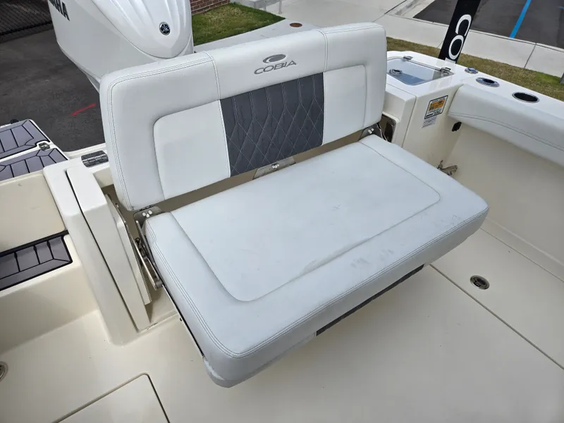 Slide: The Image of Cobia 240 DUAL CONSOLE 2023 - 8