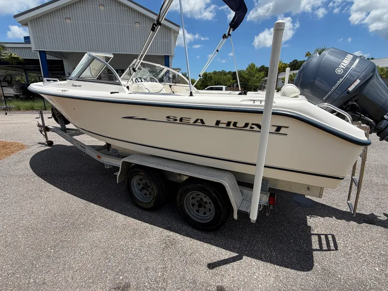 Slide: The Image of Sea Hunt 200 ESCAPE 2004 - 2