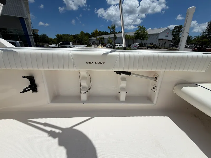 Slide: The Image of Sea Hunt 200 ESCAPE 2004 - 12