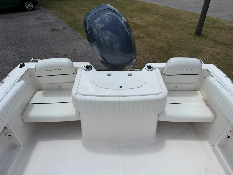 Slide: The Image of Sea Hunt 200 ESCAPE 2004 - 4