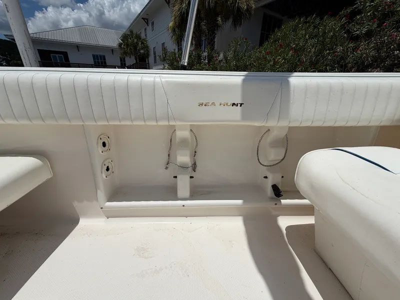Slide: The Image of Sea Hunt 200 ESCAPE 2004 - 13