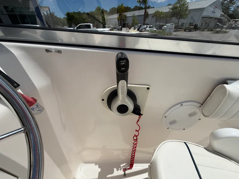 Slide: The Image of Sea Hunt 200 ESCAPE 2004 - 11