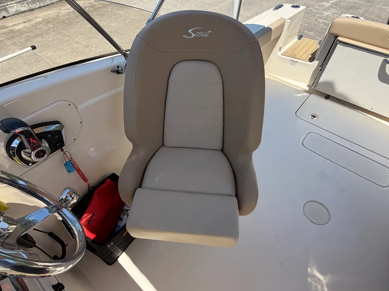 Slide: The Image of Scout 215 DORADO 2024 - 9
