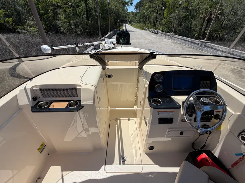 Slide: The Image of Scout 215 DORADO 2024 - 16