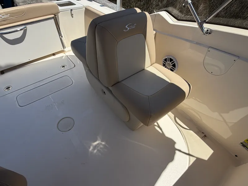 Slide: The Image of Scout 215 DORADO 2024 - 8