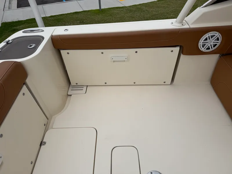 Slide: The Image of Scout 255 DORADO 2017 - 7