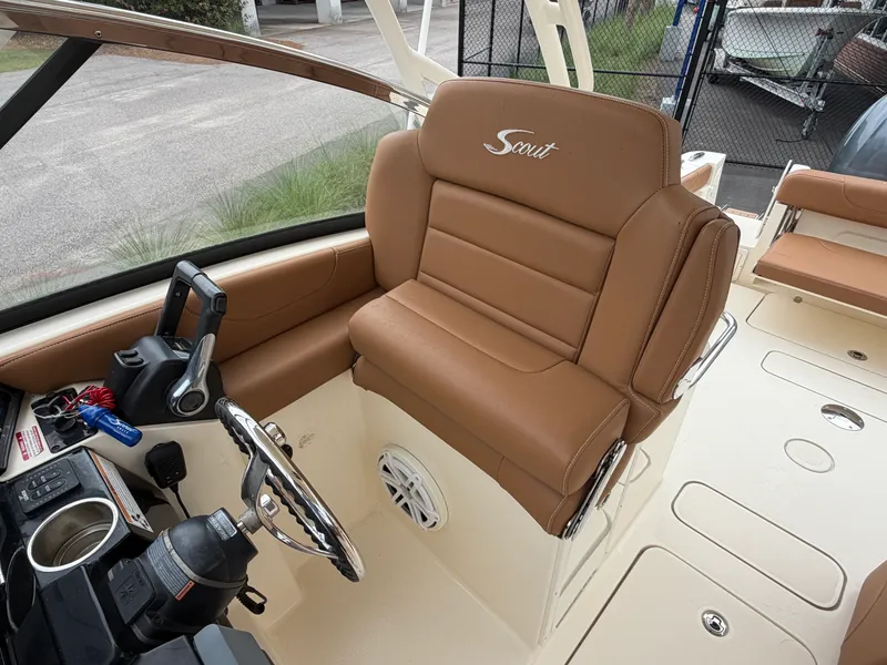 Slide: The Image of Scout 255 DORADO 2017 - 12