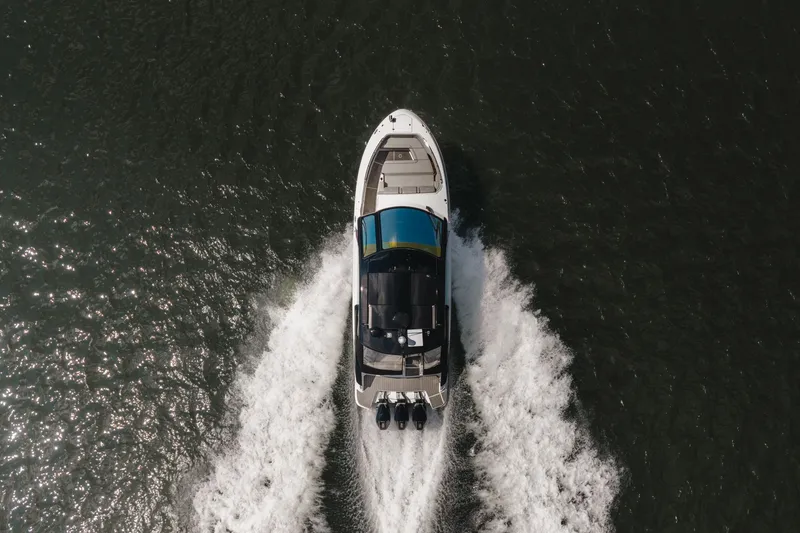 Slide: The Image of Sea Ray 370 Sundancer 2023 - 24