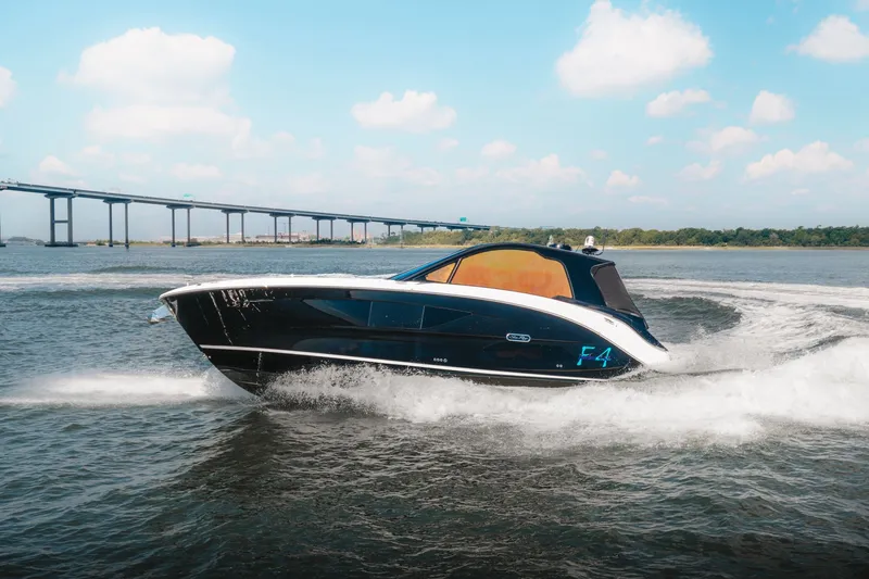 Slide: The Image of Sea Ray 370 Sundancer 2023 - 2
