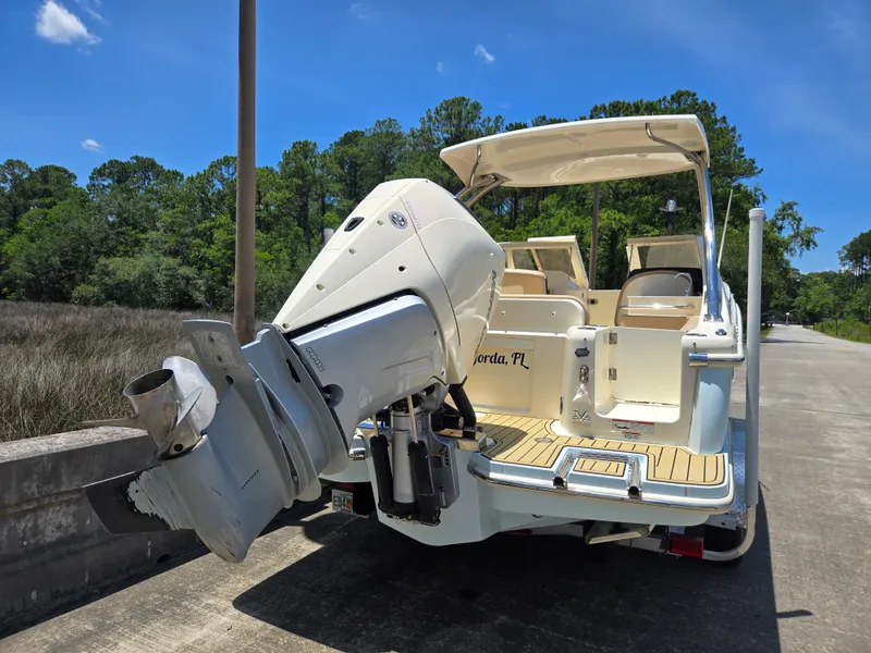Slide: The Image of Scout 240 DORADO 2022 - 2