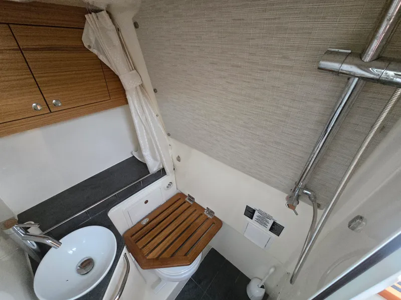 Slide: The Image of Boston Whaler 380 Realm 2022 - 44