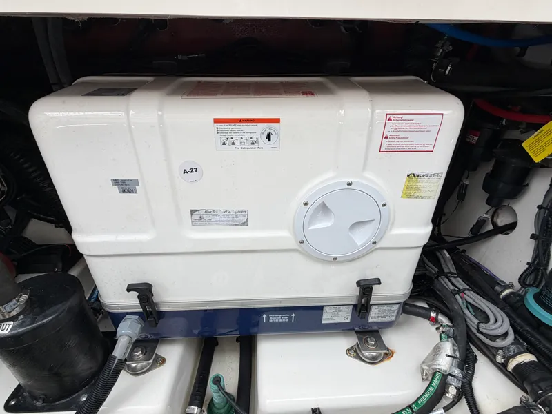 Slide: The Image of Boston Whaler 380 Realm 2022 - 7