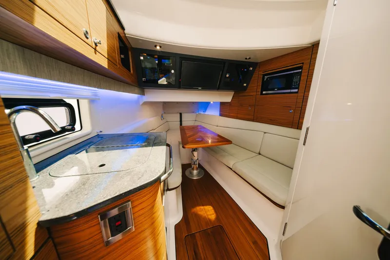 Slide: The Image of Boston Whaler 380 Realm 2022 - 16