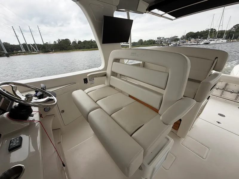 Slide: The Image of Boston Whaler 380 Realm 2022 - 26